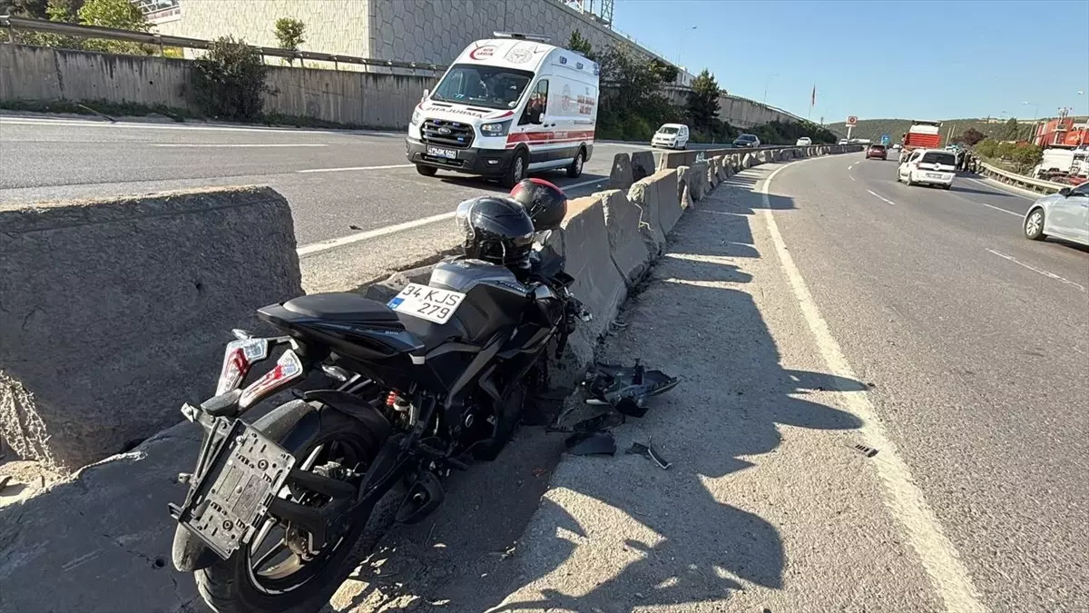 kocaelide-motosiklet-kazasi-iki-kisi-hastaneye-kaldirildi-rFquxSam.jpg