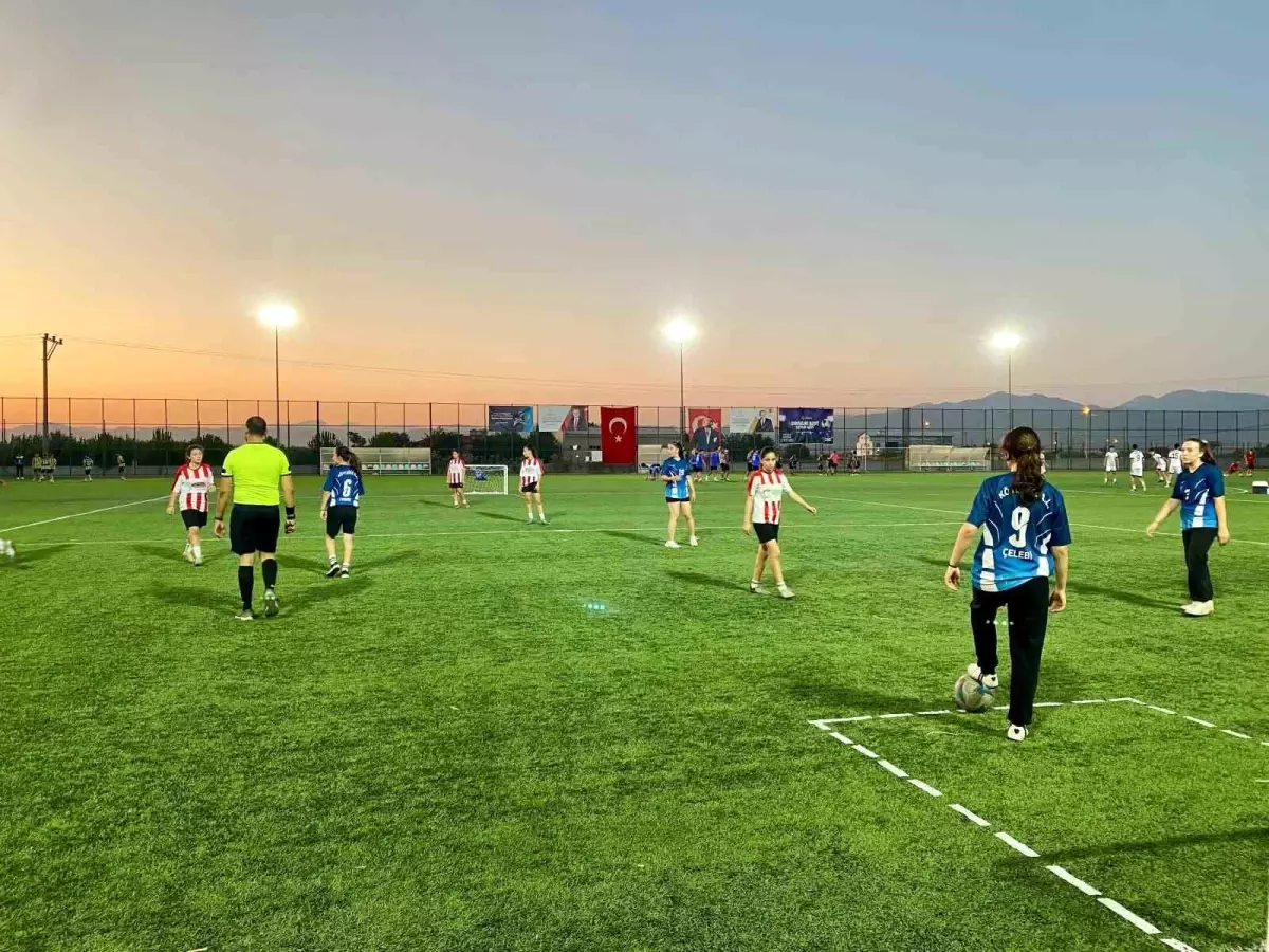 2-sokaklar-bizim-5×5-futbol-genclik-kupasi-bolge-finalleri-aydinda-basladi-B9Btxz86.jpg