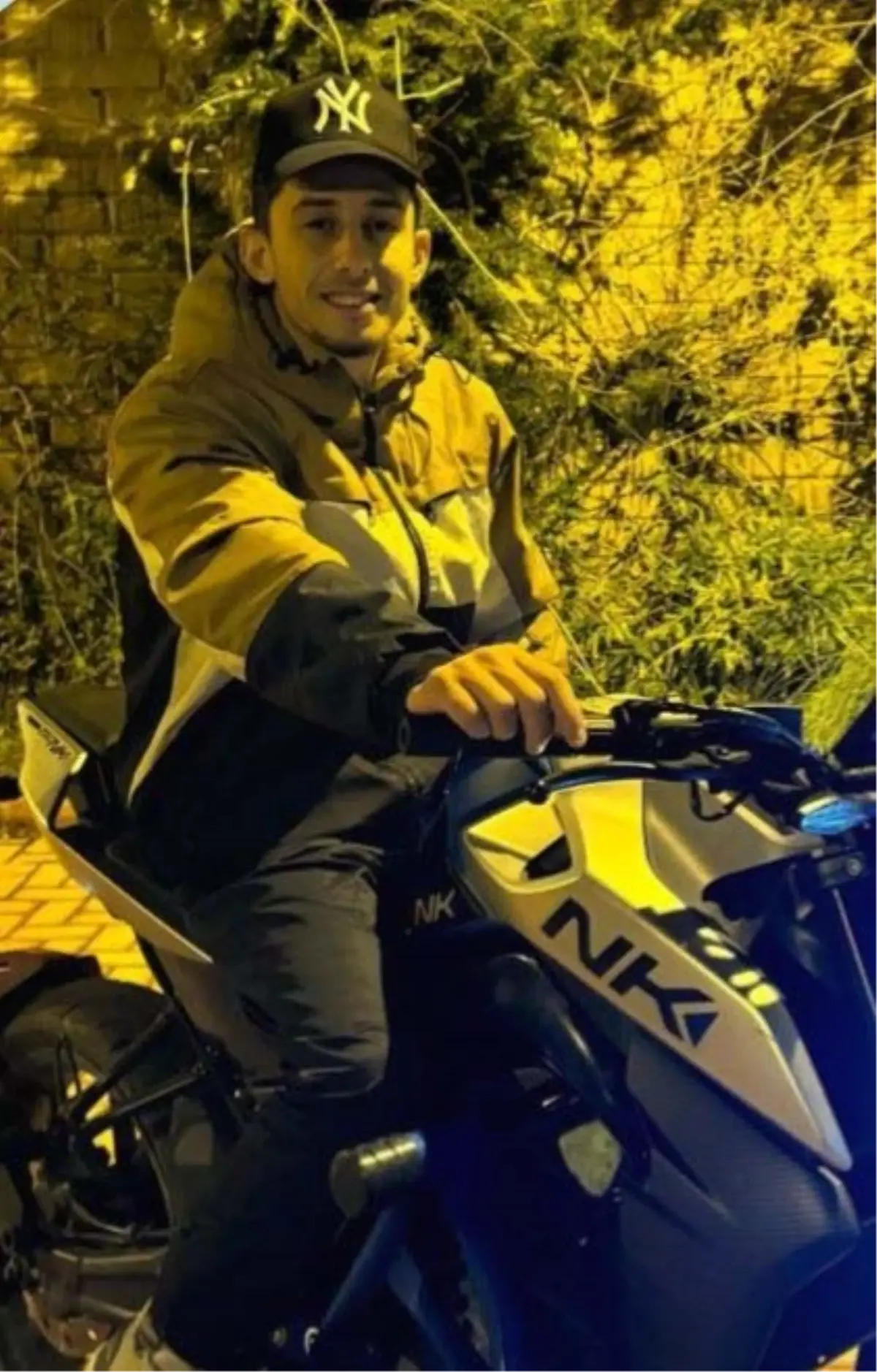 alanyada-motosiklet-kazasi-iki-genc-hayatini-kaybetti-clVRm8vY.jpg