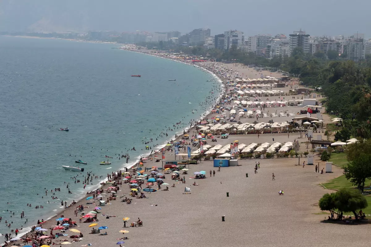antalya-kiyilari-yks-sonrasi-tatilcilerle-dolduruldu-G2Hz99KT.jpg