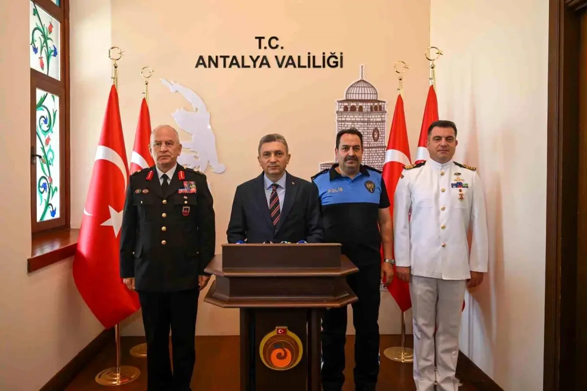 antalyada-agir-tonajli-araclara-bayram-trafigi-kisitlamasi-2yLzGvH1.jpg