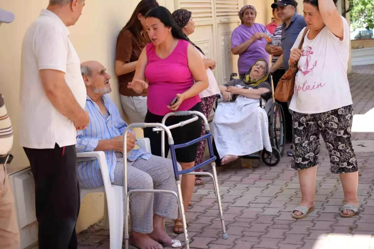 antalyada-apartmanda-yangin-yasli-cift-kurtarildi-fKnhyB2C.jpg