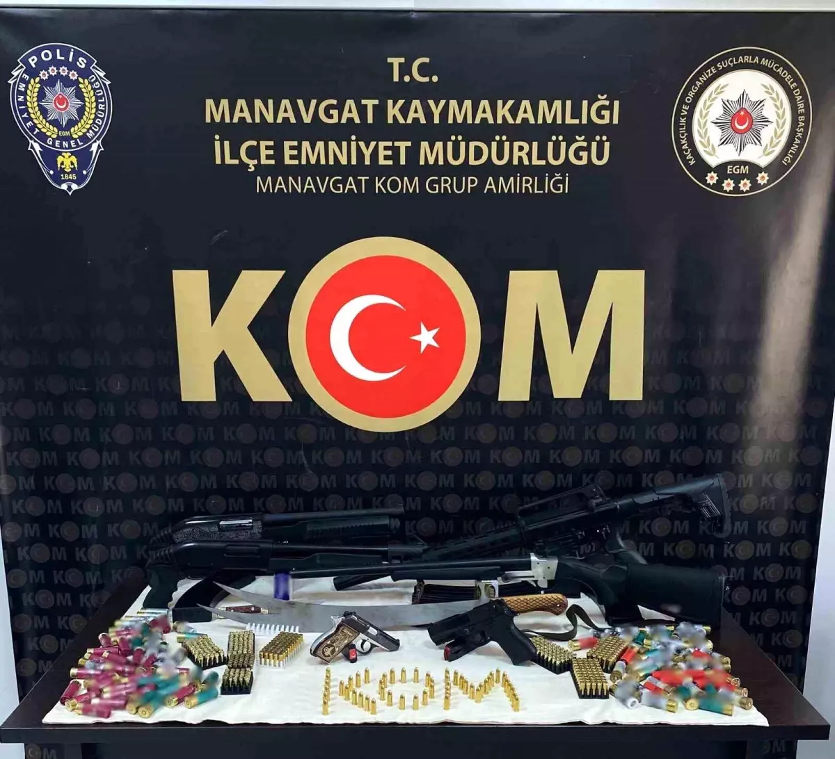antalyada-dolandiricilik-ve-kacakcilikla-caba-operasyonlari-KPacBFNH.jpg