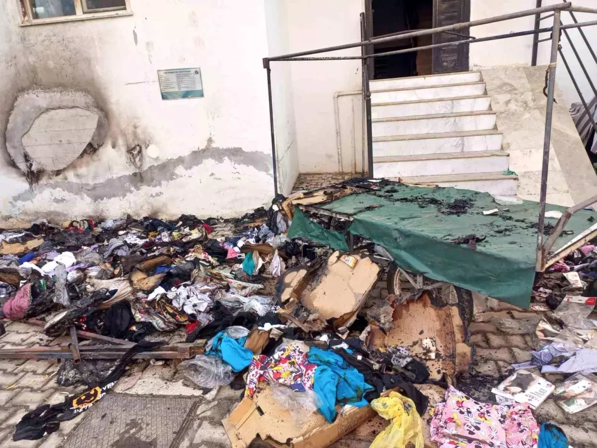 antalyada-el-otomobilinde-yangin-sabotaj-ihtimali-uzerinde-duruluyor-hRay2sa2.jpg