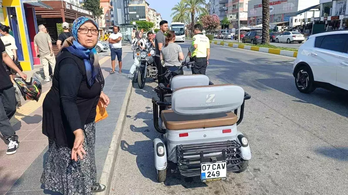 antalyada-motosiklet-kazasi-1-yarali-rBbImC5y.jpg