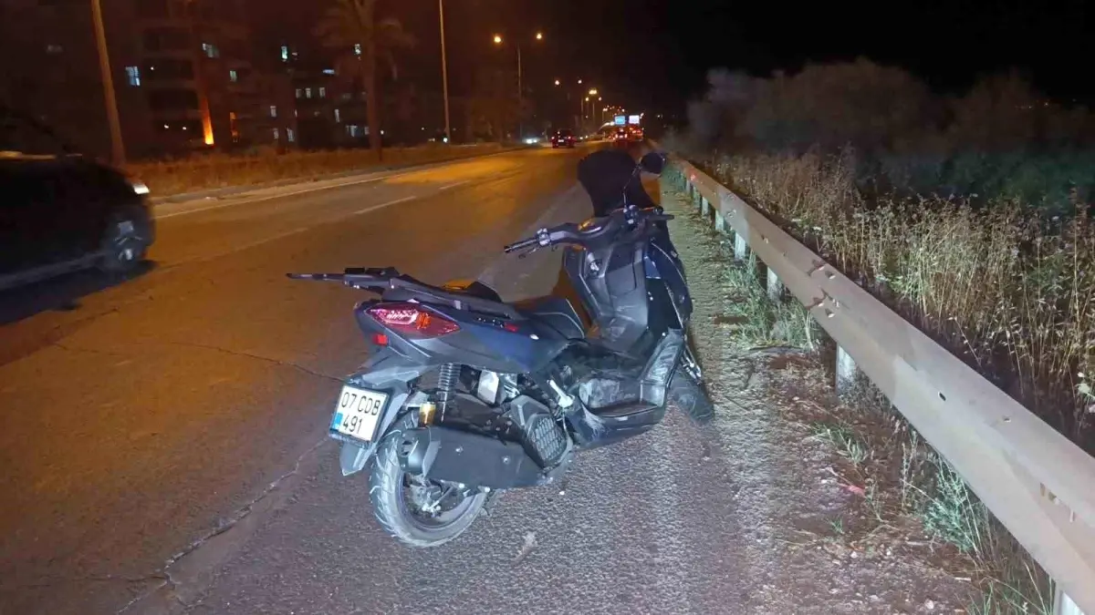 antalyada-motosiklet-kazasi-iki-yarali-xZnmhLZp.jpg