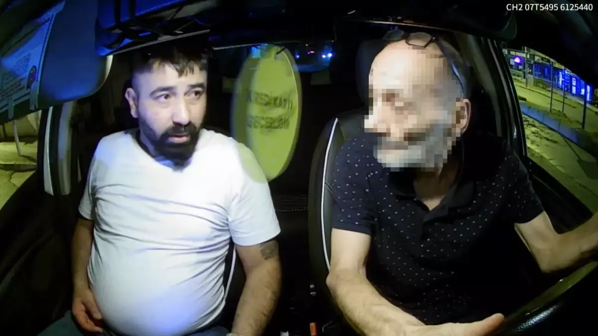 antalyada-taksi-gasbi-yolcu-surucusu-tehdit-etti-aracla-kacti-PvwnZ1vO.jpg