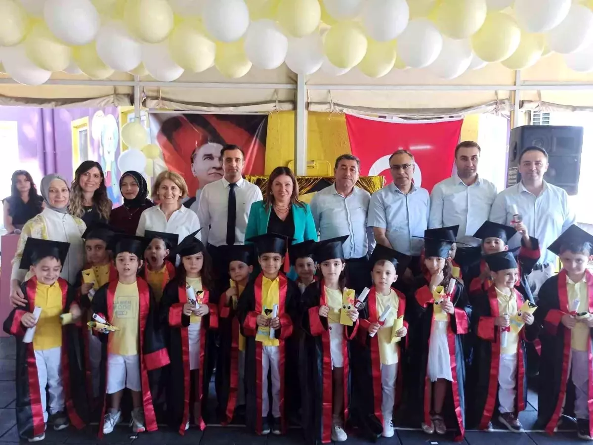 aydin-devlet-hastanesi-kres-ve-gunduz-bakimevinde-mezuniyet-coskusu-pjGOGZJL.jpg