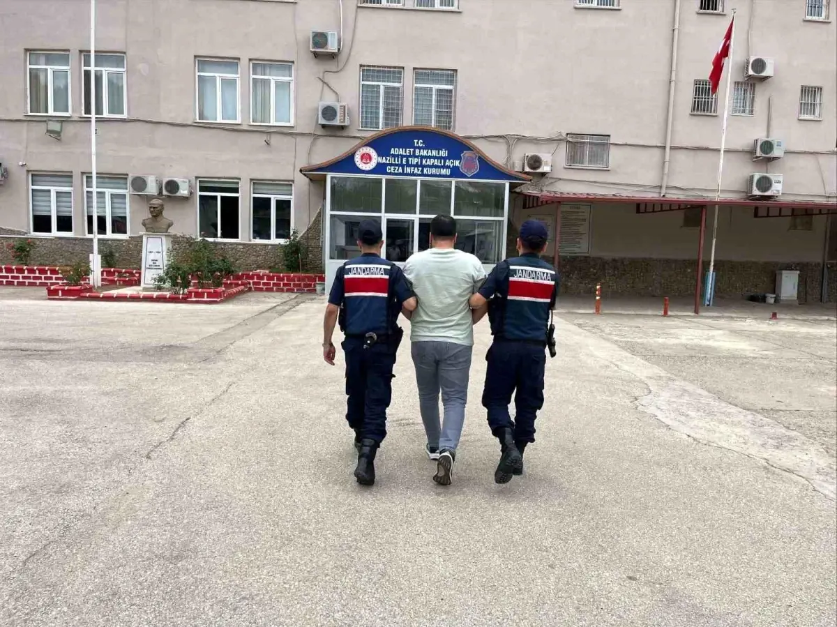 aydinda-aranan-uc-sahis-jandarma-tarafindan-yakalandi-GYjb31MX.jpg