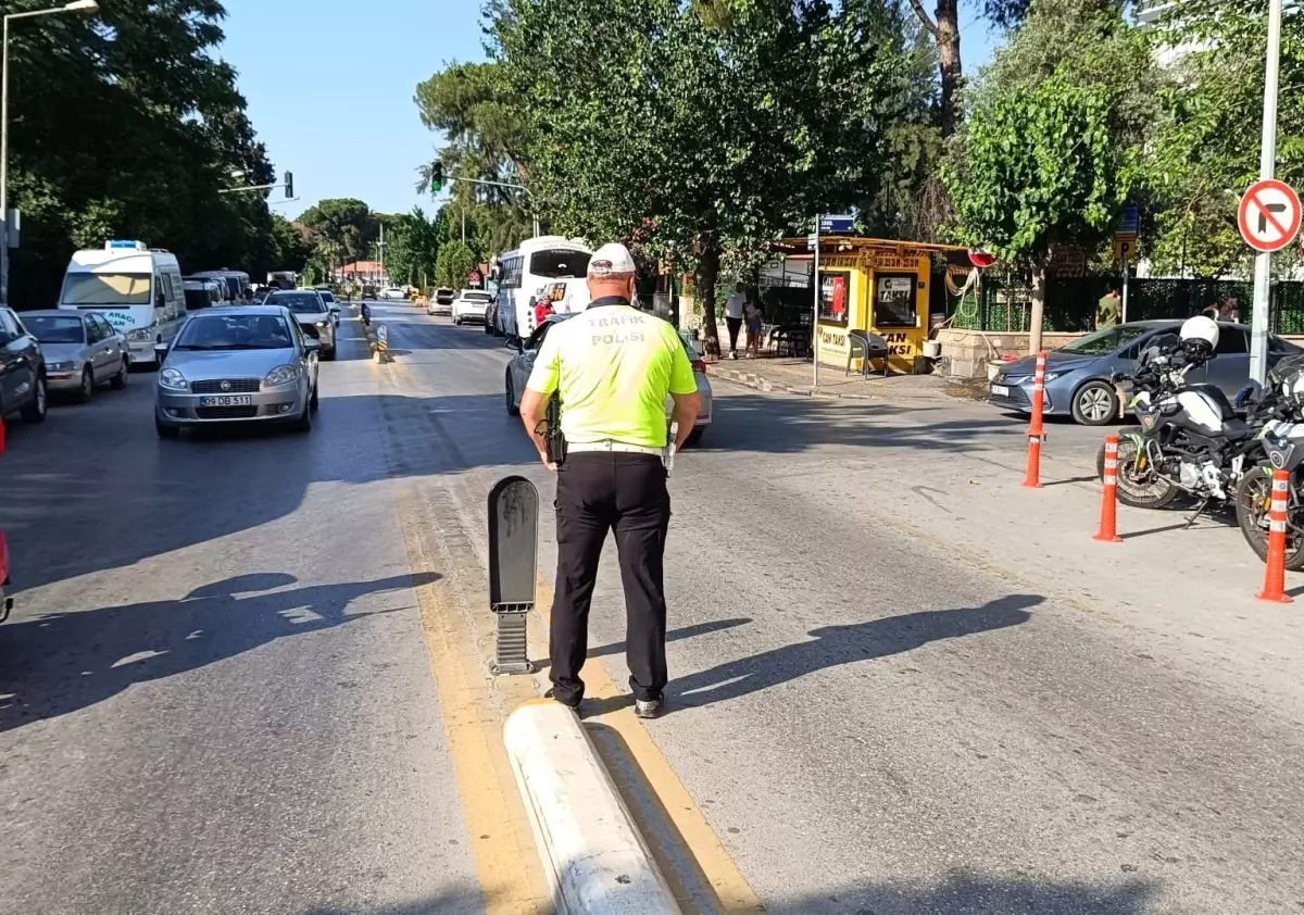 aydinda-lgs-imtihaninda-ogrencilere-takviye-trafik-takimlari-misyon-basinda-S7QcYyml.jpg