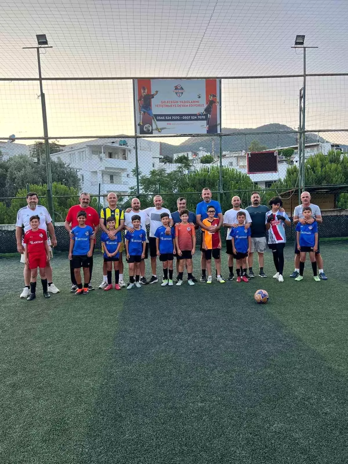 bodrumda-babalar-gunune-ozel-futbol-turnuvasi-wuX2ejgh.jpg