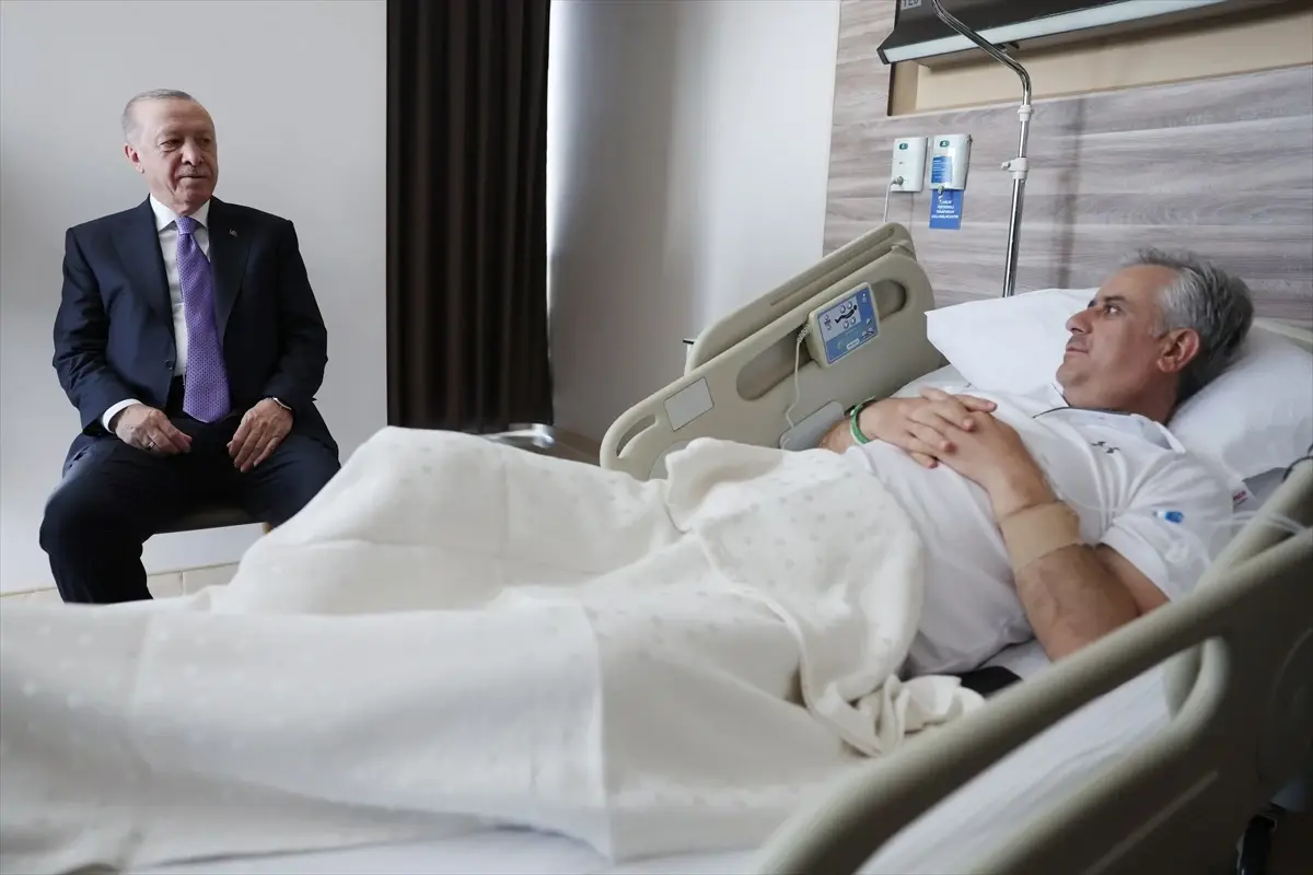 cumhurbaskani-erdogandan-ak-parti-genel-lider-yardimcisi-yalcina-gecmis-olsun-ziyareti-CUkFTV69.jpg