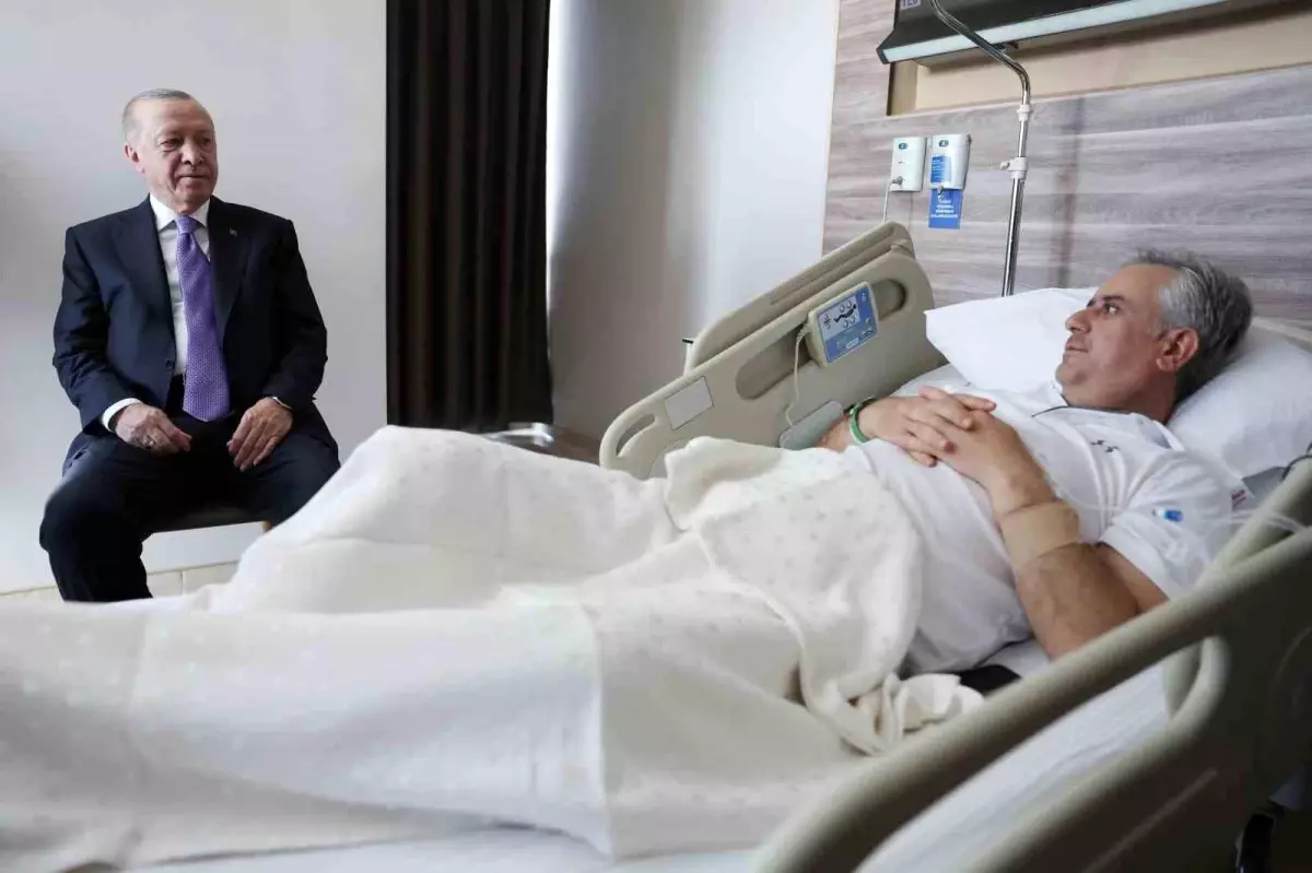 cumhurbaskani-erdogandan-ak-parti-genel-lider-yardimcisi-yalcina-gecmis-olsun-ziyareti-WiamHqPK.jpg
