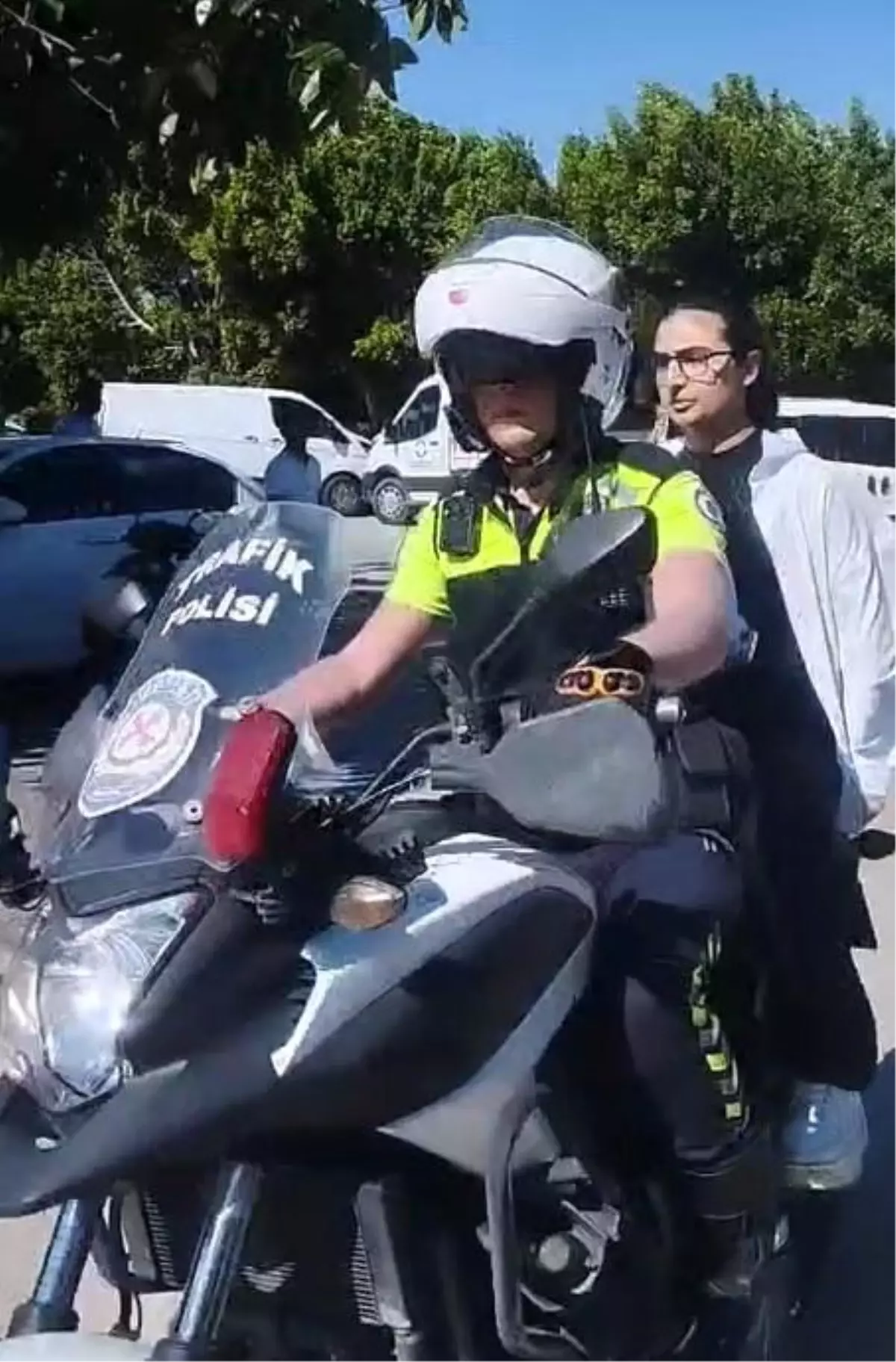 kimligini-unutan-ogrenciye-polis-yetisti-imtihana-dakikalar-kala-girebildi-gAPcBO83.jpg