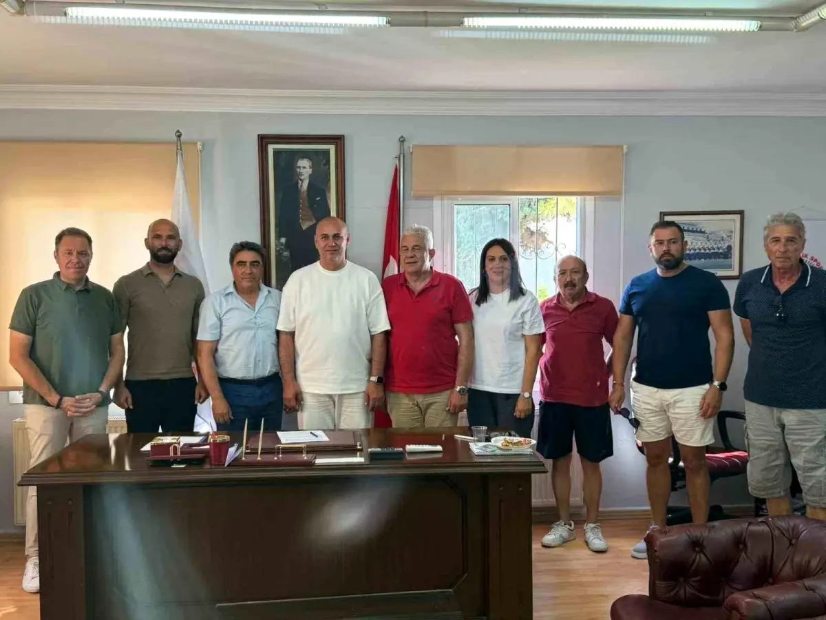 kusadasispor-altyapi-sorumluluguna-tevfik-cet-tekini-getirdi-9O3iyLF3.jpg