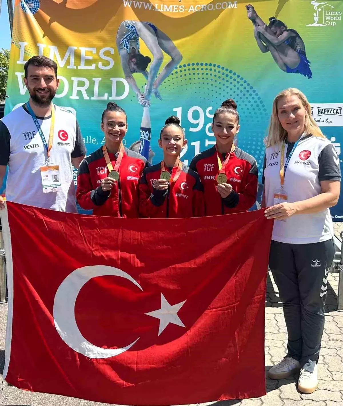 ulusal-grup-bayan-kume-kategorisinde-altin-madalya-kazandi-kS9jBDWr.jpg
