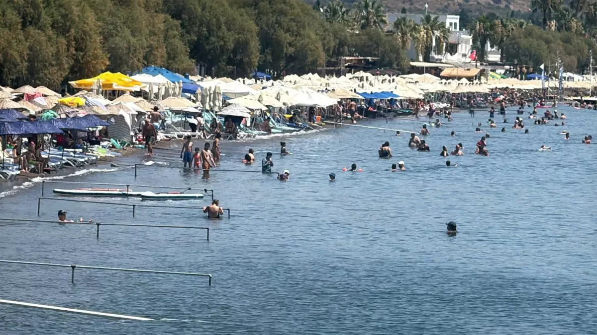 bodrumda-sicak-havada-plajlar-dolu-chZuFcKC.jpg