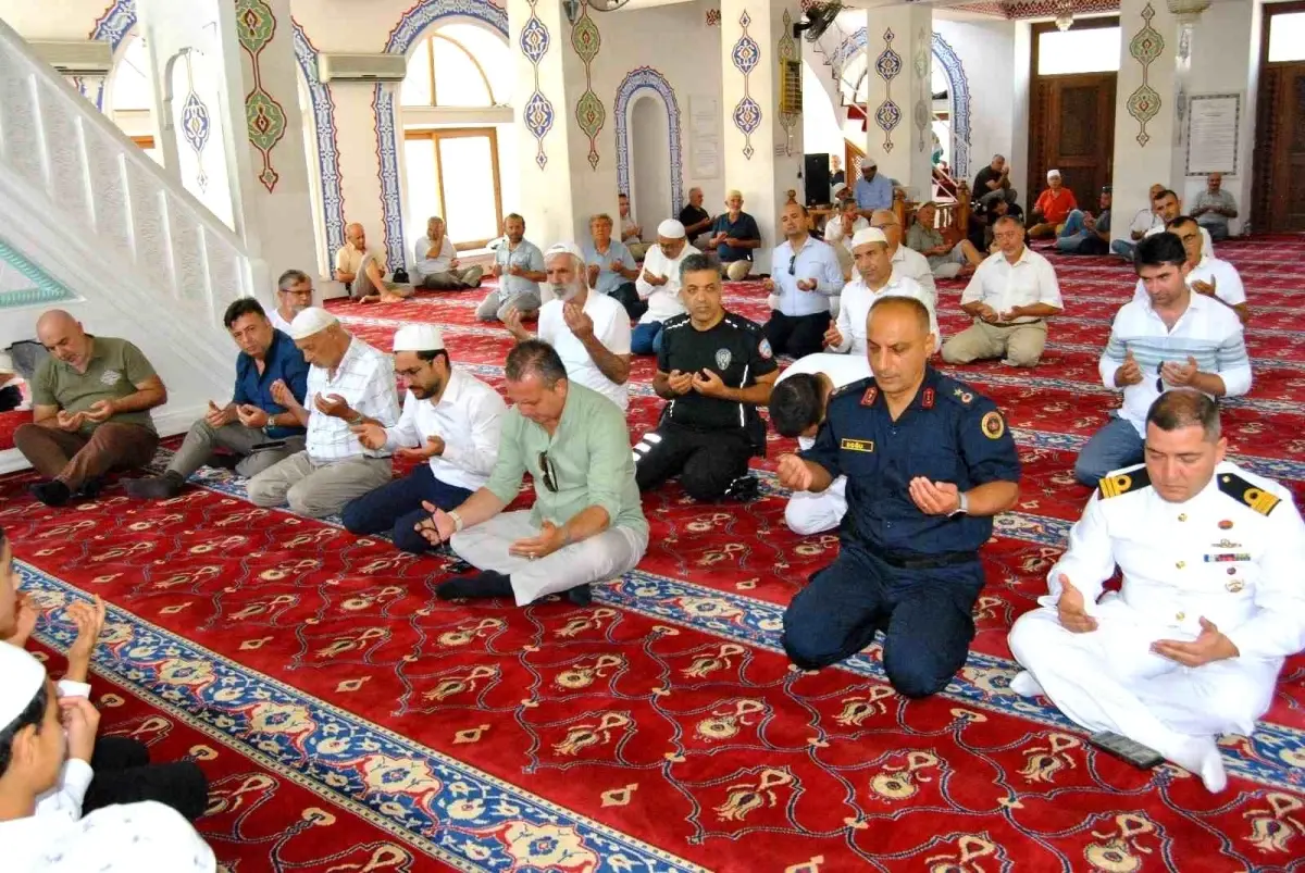 fethiyede-15-temmuz-sehitleri-icin-mevlid-programi-duzenlendi-tLAvNfuK.jpg