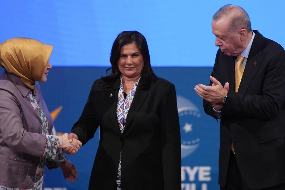 ak-partiye-katilan-cerciogluna-soguk-dus-birinci-anketten-carpici-sonuclar-cikti-RQg7j441.jpg