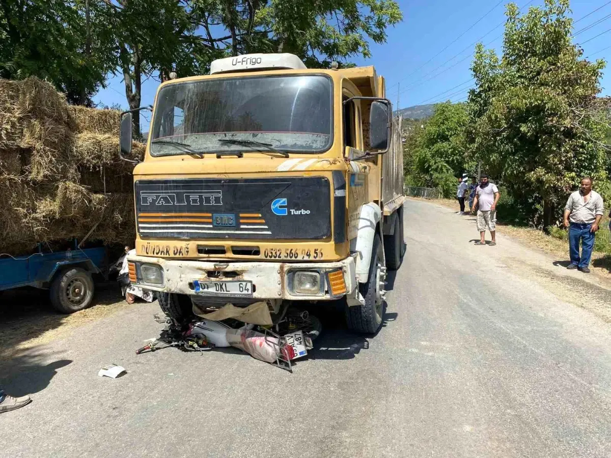 aydinda-motosiklet-ve-kamyon-carpisti-1-yarali-djdFKThd.jpg