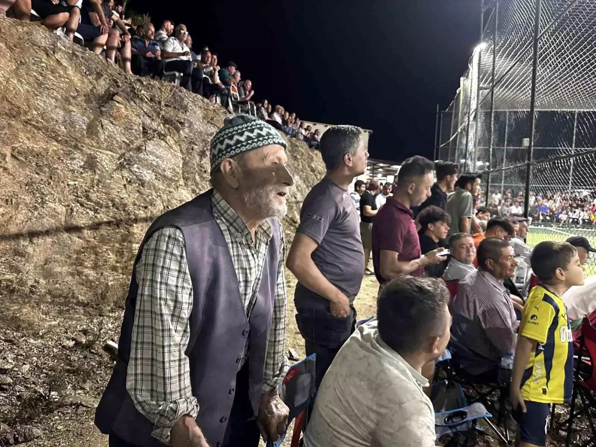 karacaoren-mahallesinde-kl-sik-hali-saha-turnuvasi-agir-ilgi-goruyor-yx1pFmdq.jpg