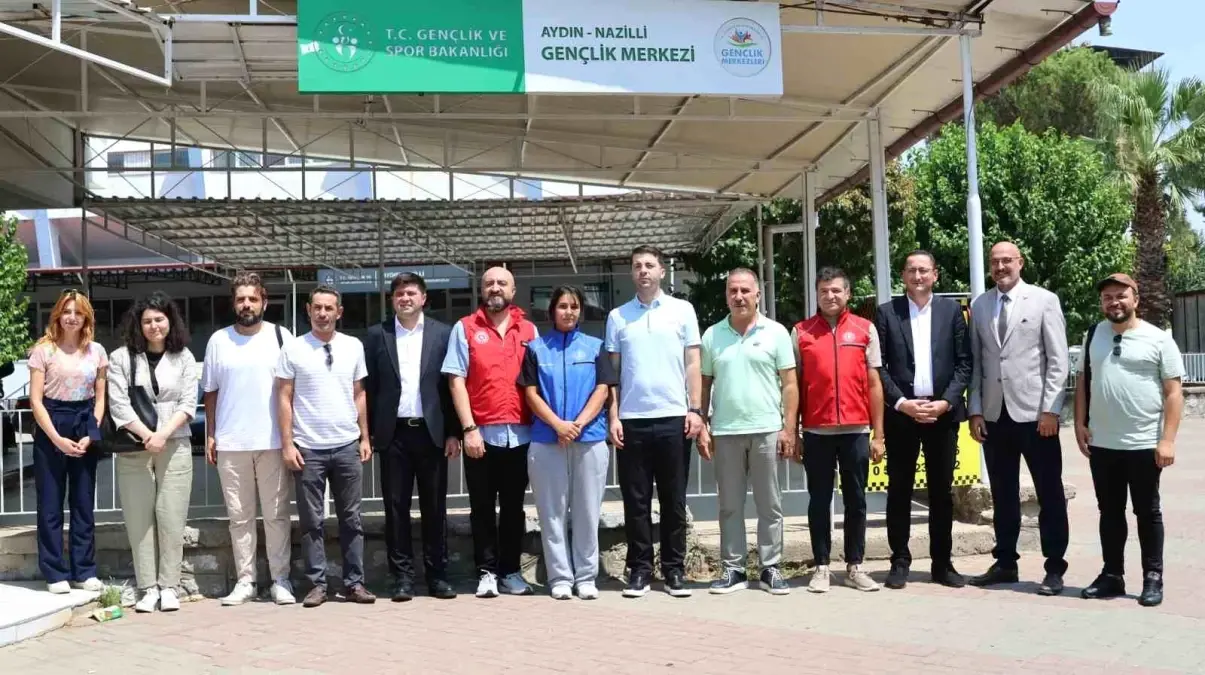 nazilli-genclik-merkezinde-genclik-incelemeleri-57XdV7ZH.jpg