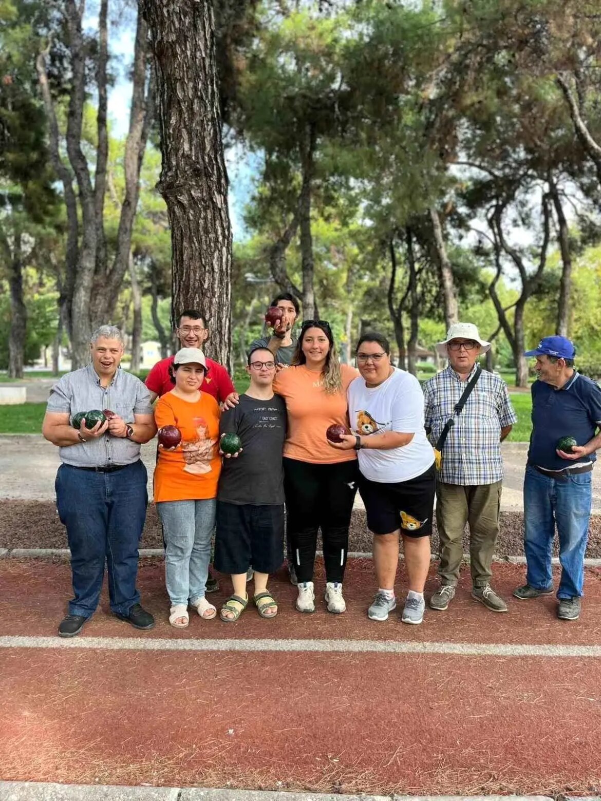 engelli-bireyler-bocce-sporu-ile-tanisiyor-eE7UWpx3.jpg