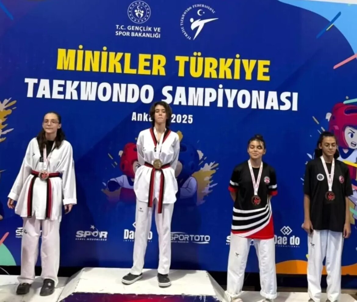 zisan-koparan-turkiye-minikler-taekwondo-sampiyonasinda-altin-madalya-kazandi-PAMSfE7w.jpg